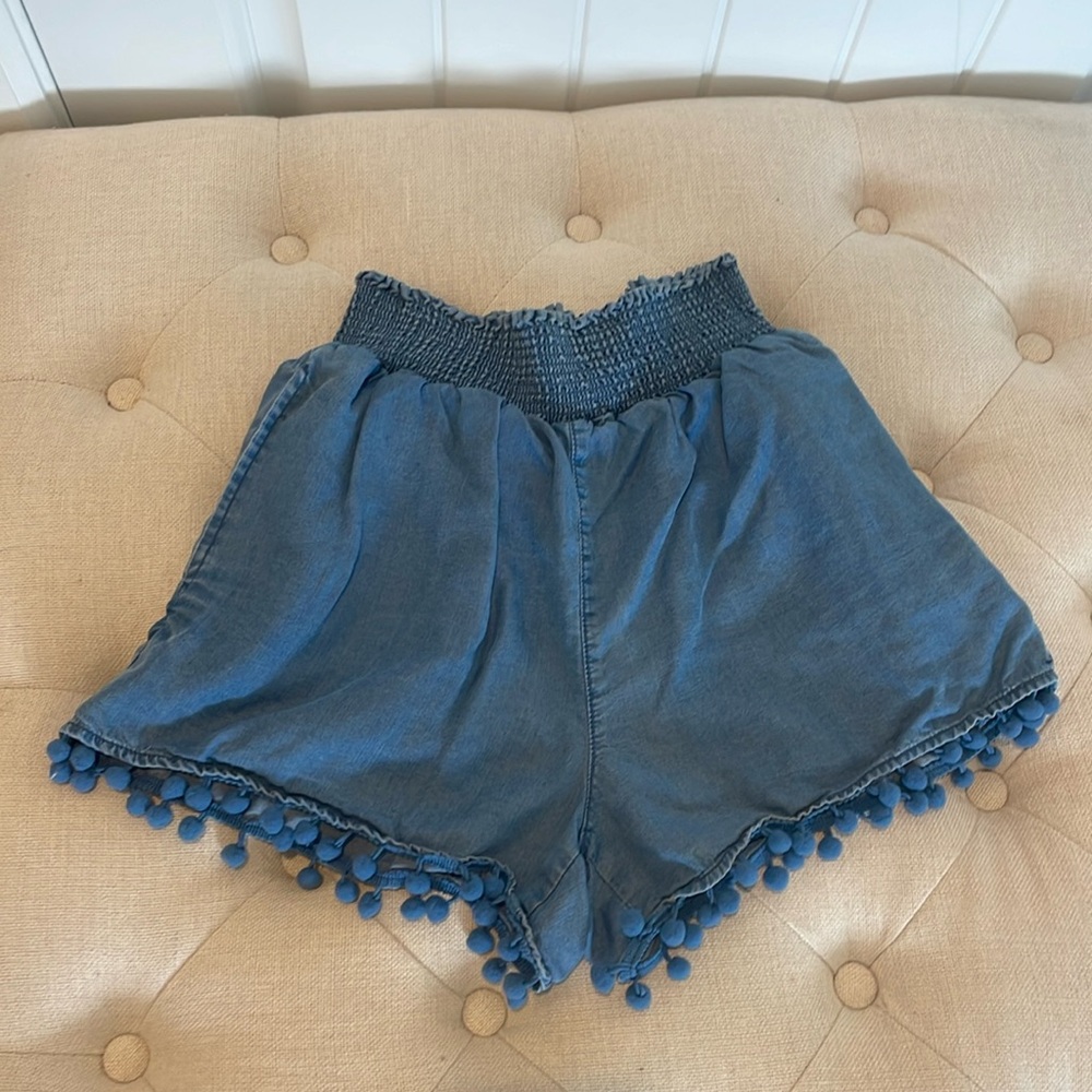 Francesca’s denim shorts size small